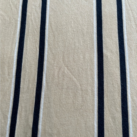 Teen/mens size S Hollister long sleeved tan, blue and white tee - Picture 4 of 7